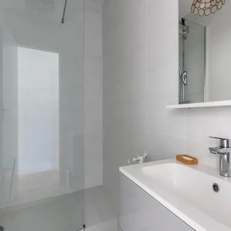 Bright Spacious T4 Near Beach And Center Apartmán *
