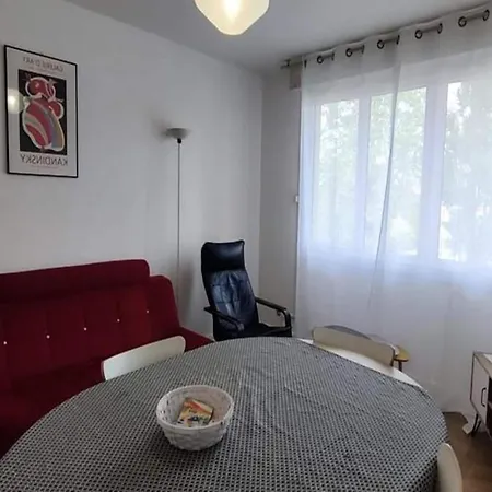 Bright Spacious T4 Near Beach And Center Apartmán