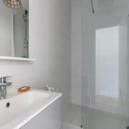 Bright Spacious T4 Near Beach And Center Apartmán *